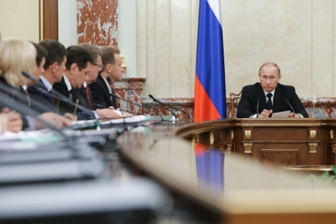 Putin seçim yatırımlarına başladı; öğretmene yüzde 30, işsize 3,7 milyar dolar
