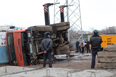 Moskova'da güçlü rüzgar vinci devirdi: 1 ölü