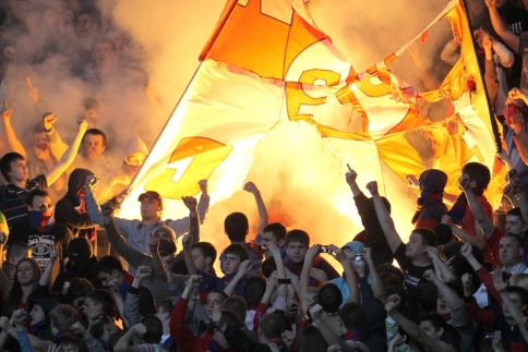 CSKA-Spartak maçında tribünler karıştı, polis 100 holiganı göz altına alındı