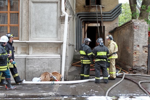 Moskova'da apartman yandı; 7 kişi öldü, 9 yaralı