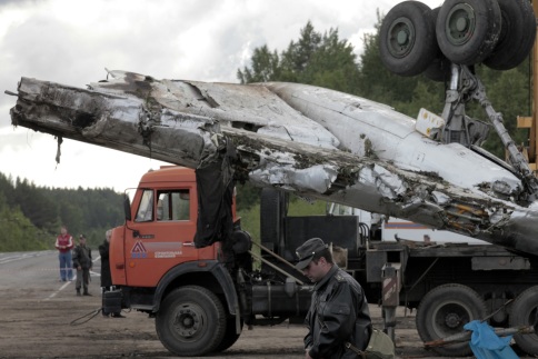 Düşen Rus uçağında pilot otobanı iniş pisti sanmış 