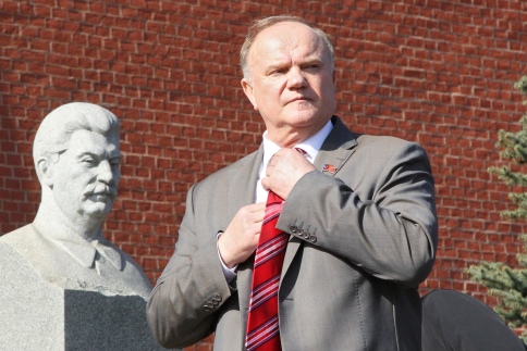 Zyuganov: “Ne hale düştük; otomobil dışarıdan, domates Türkiye’den”