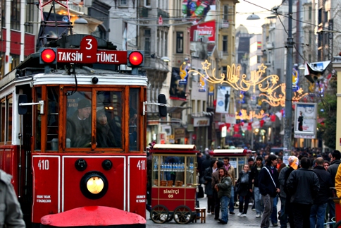 Rus gazeteci İstiklal Caddesini yazdı; 1,5 kilometrede Türk kültür ve tarihi