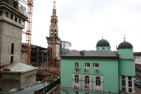 Moskova Merkez Camii yıkıldı, inşaat genişliyor