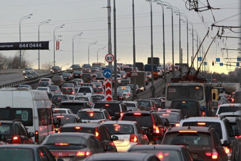 Dünya Motorlu Taşıtsız Günü’nde Moskova’da 100 kilometre trafik