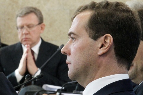 Medvedev istedi, Maliye Bakanı Kudrin istifa etti