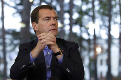 Medvedev: “Putin daha güçlü olduğu için aday olmadım”