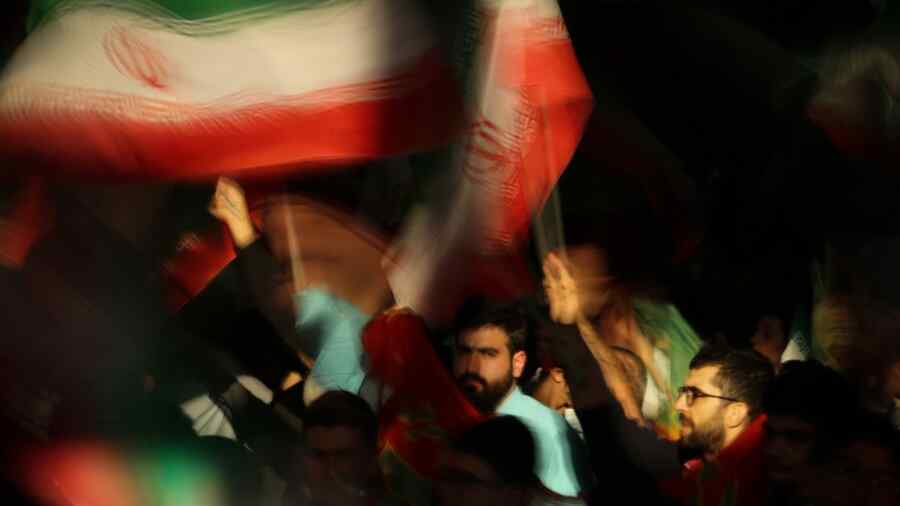 İran'daki Protestolar Rejimi Devirebilir mi?