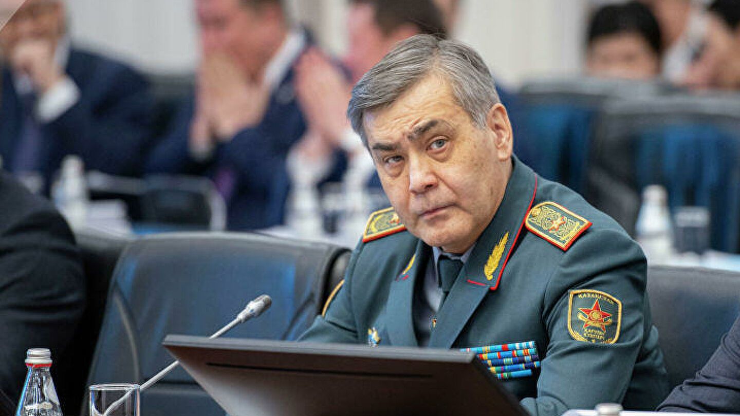 15 kişinin öldüğü askeri depo patlaması sonrası Kazakistan Savunma bakanı istifa etti