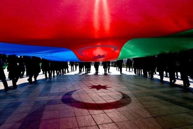 Azerbaycan Bağımsızlığının 28. Yıl dönümünü kutluyor