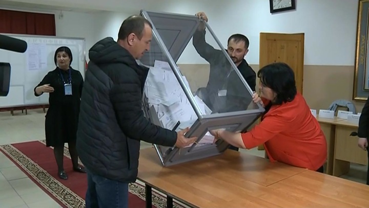 Güney Osetya'da Cumhurbaşkanlığı ikinci tur seçimler yapılmadan iptal edildi