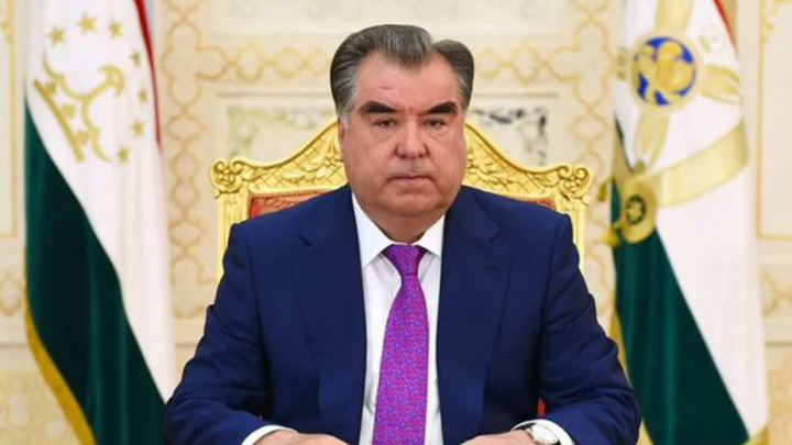 Tacikistan'da 28 yıldır devleti yöneten Rahman, yeniden başkan seçildi