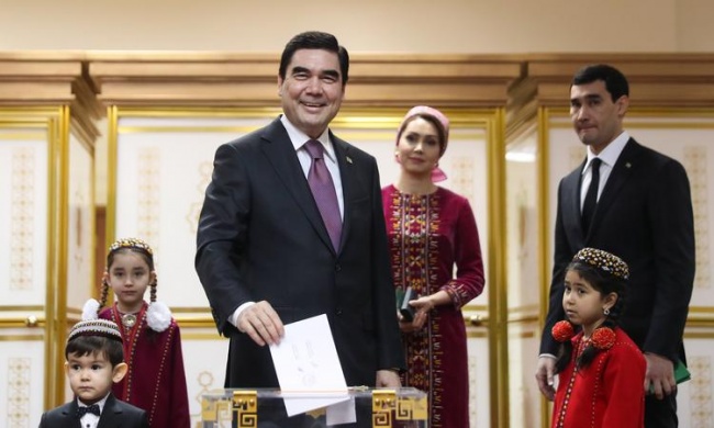 Türkmenistan lideri 'Vatanseverlik Ödülü'nü kendi oğluna verdi