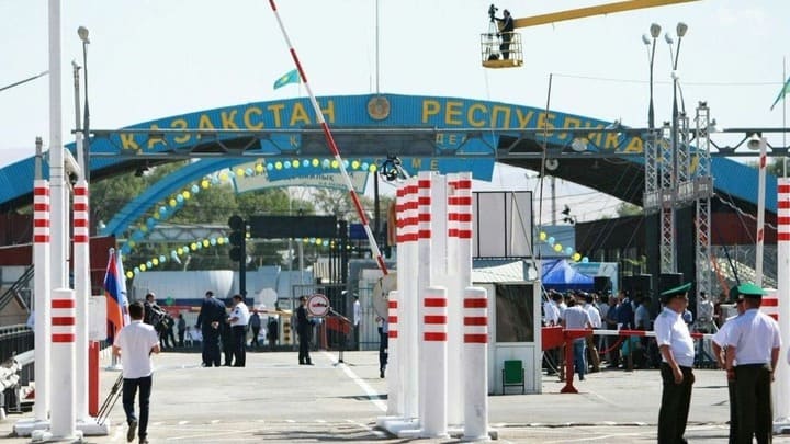 Kazakistan, Ruslar dahil yabancıların ülkede kalış şartlarını zorlaştırdı