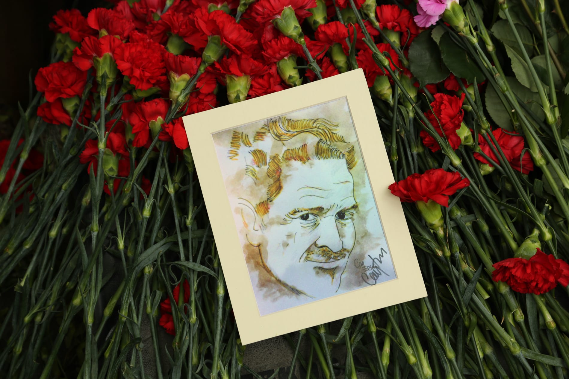Nâzım Hikmet vefatının 58'inci yılında Moskova'da mezarı başında anıldı