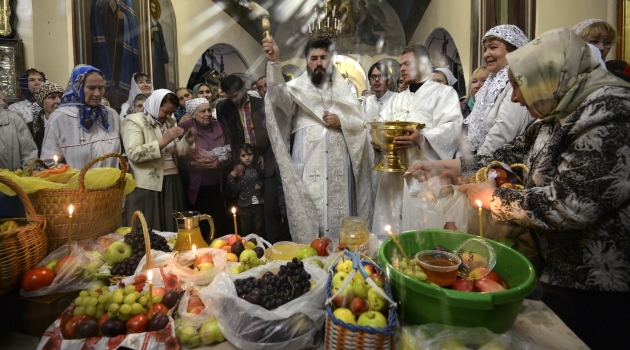 Moskova’da bereket için tonlarca elma kutsandı