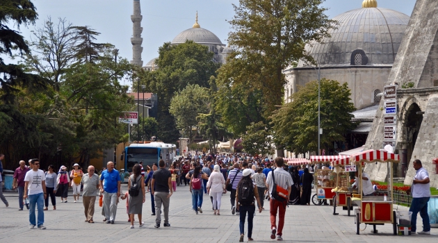 Türkiye, Aralık ayında Rus turistlerin yarısını kaybetti