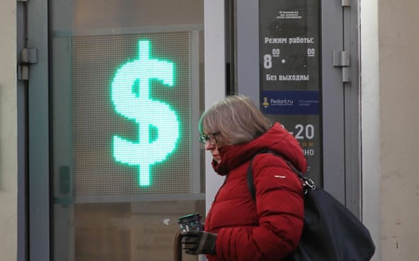 Dolar 86 Ruble’nin Altına Geriledi