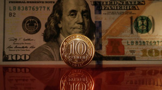 Dolar tekrar 70 rublenin üzerinde