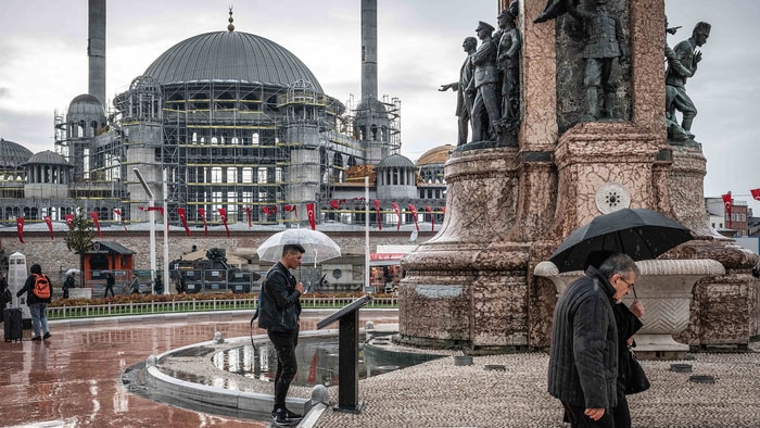 İzvestiya: Türk lirası “dünyanın en  değersiz para birimi” haline geldi