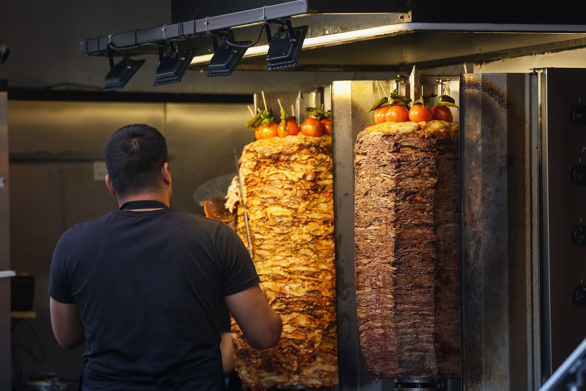 Moskova'da Şavurma Zamlanırken, Şavurmacı Maaşları 150 Bin Rubleyi Geçti