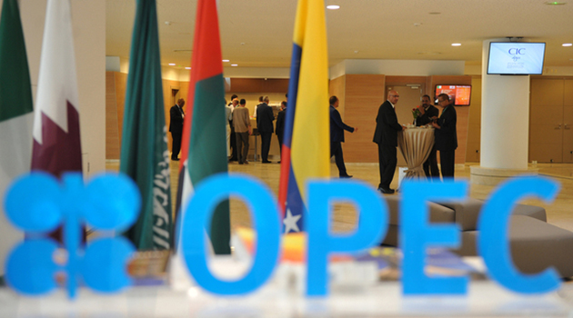 OPEC 8 yıl sonra ilk kez petrol üretimini azaltıyor