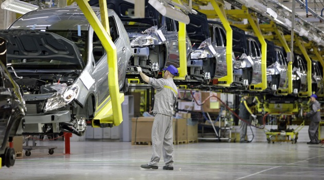 Rusya’da otomotiv sanayi üreticileri küçülmeye gitti