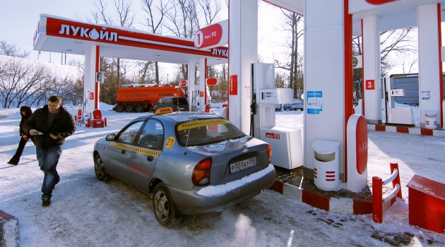 Rusya: Yıl sonuna Ural çıkışlı petrol 100 dolara düşer