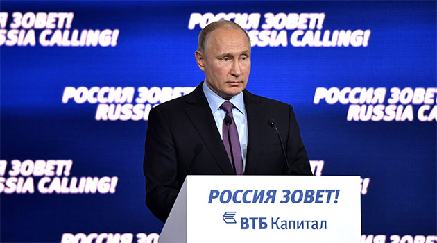 Putin: Rus ekonomisindeki büyüme oranından memnun değilim