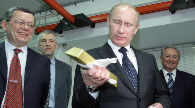 Rusya politik risklere karşı altın rezervlerini artırıyor