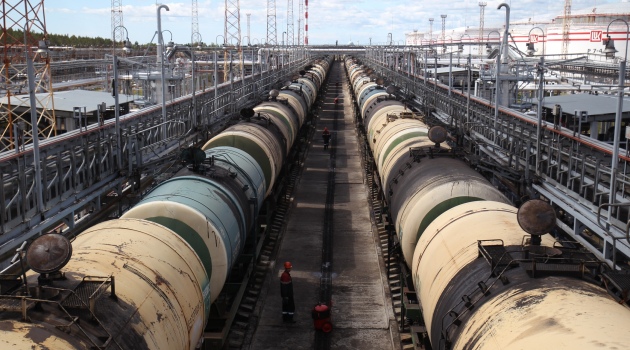 Rusya, İran’dan tren yolu inşaatı karşılığında petrol alacak