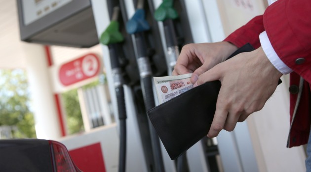 “Rusya ile petrol takasına hazırlanan Tahran, ayda 1,5 milyar dolar kazanacak”