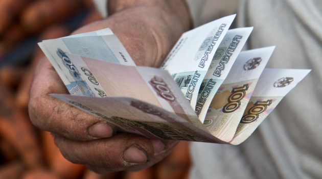 Rusya 2015’de yüzde 5 küçülecek, dolar 60-70 ruble olur