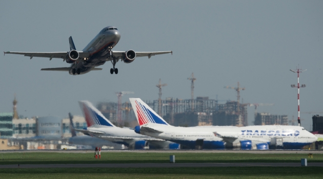 Aeroflot en büyük rakibi Transaero’yu 1 rubleye satın alıyor