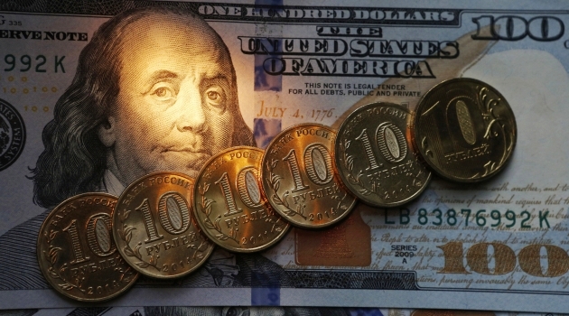 Rusya’da dolar yükselişini sürdürüyor, borsa sert düştü
