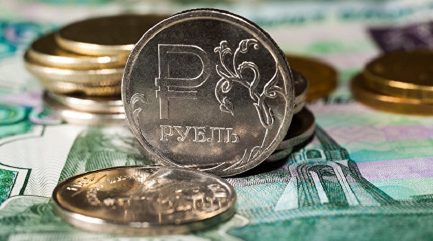 Dolar, 4 ay sonra 65 rubleye kadar geriledi