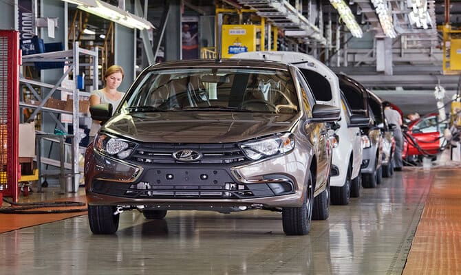 Rus yerli otomobil Lada 10 yılın satış rekorunu kırdı