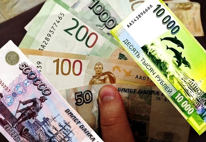 Rusya'da 10 Bin Rublelik Banknot Çıkarılması Önerildi