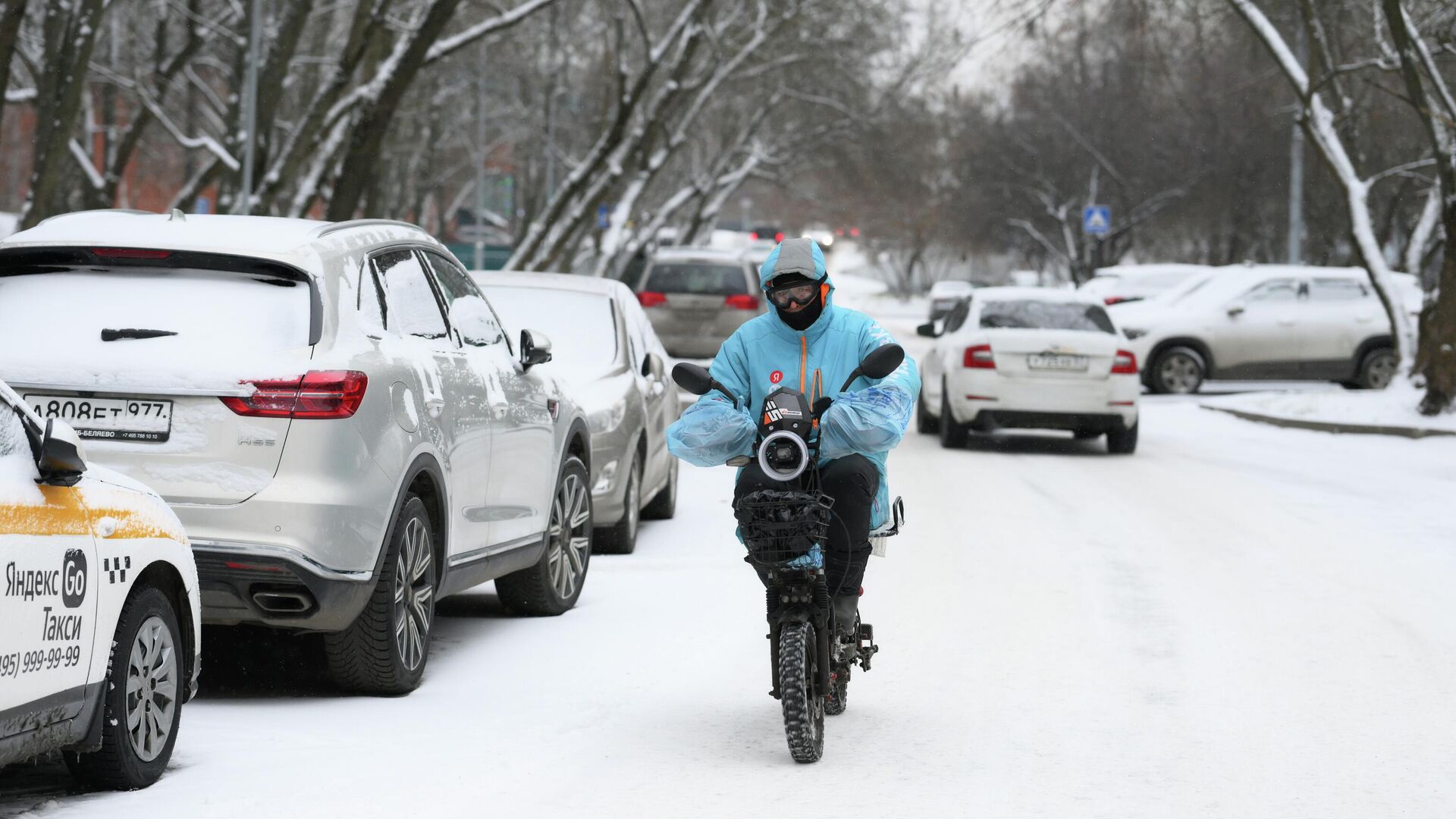 Rusya'da Kuryelerin Ortalama Maaşı 170 Bin Rubleye Yükseldi