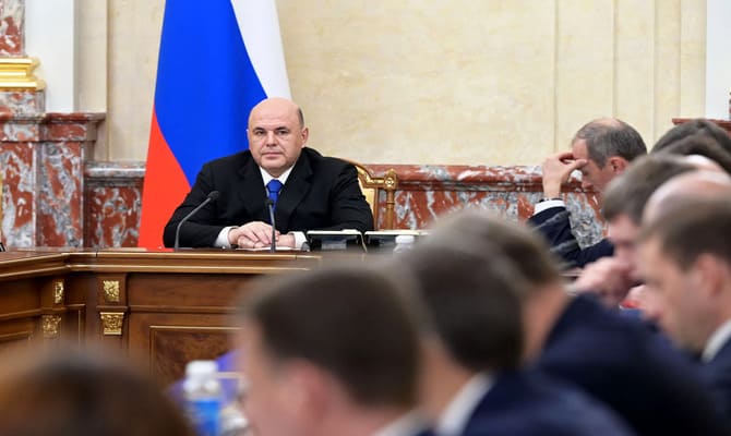 Rusya’nın 3 yıllık bütçesi: Gelirler düşüyor, harcamalar artıyor