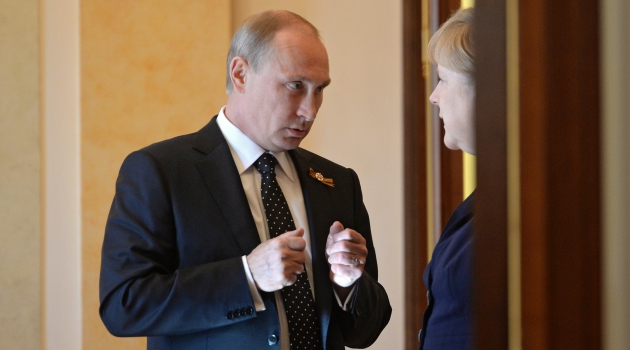 'Merkel, Rusya'ya yaptırımları kaldırmaya hazır'