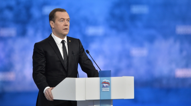 Medvedev’den tasarruf çağrısı: Yeni kamu binası inşa edecek gücümüz yok