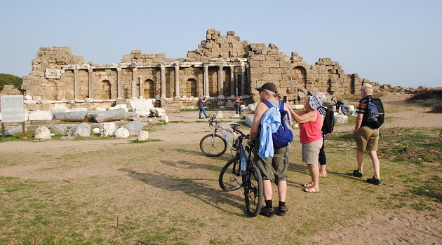 Türkiye, turizmde 10 milyar dolar kaybedebilir