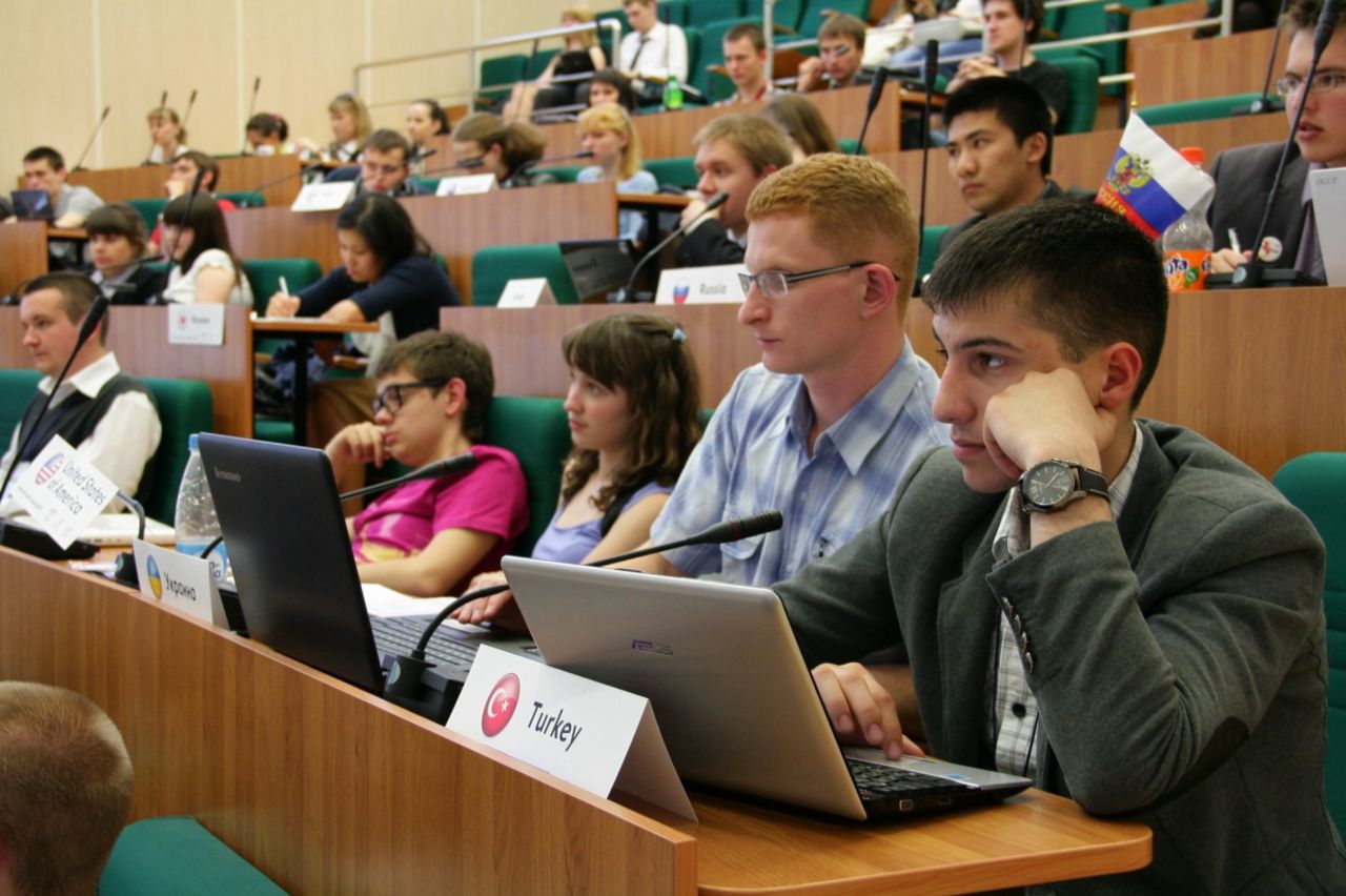 Rusya’da eğitim gören veya görmek isteyen yabancı öğrencilere müjde!