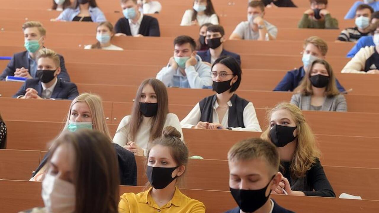 Rusya’ya dönemeyen yabancı öğrenciler okullarından atılmaya başlandı
