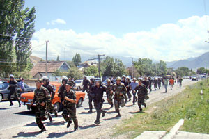 Kırgızistan’da göstericilere polis müdahale etti, 50 kişi göz altına alındı