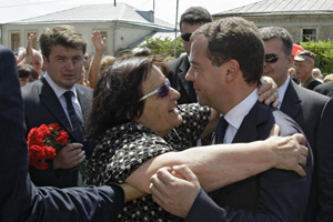 Medvedev’den Güney Osetya’ya ilk ziyaret