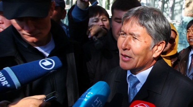 Atambayev, Amerikan üssünü kapatacağını açıkladı 