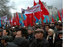 Kırgızistan muhalefeti gösteriye hazırlanıyor  	