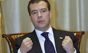 Medvedev: Kafkaslarda sorun sosyo-ekonomik durum iyileştirilerek çözülebilir